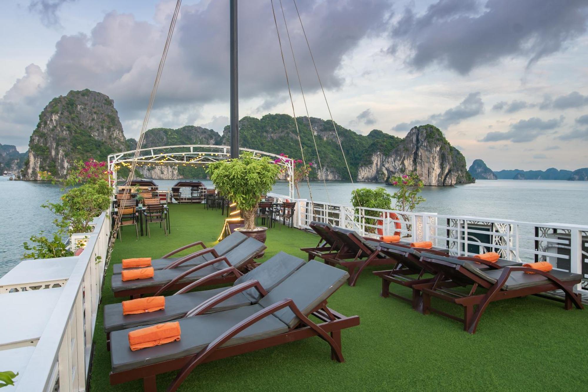 Отель Renea Cruises Halong Халонг Экстерьер фото