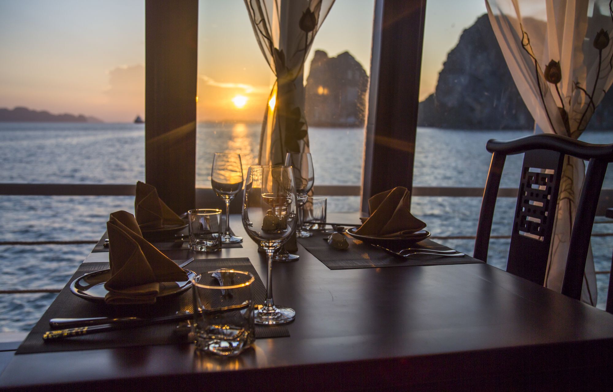 Отель Renea Cruises Halong Халонг Экстерьер фото