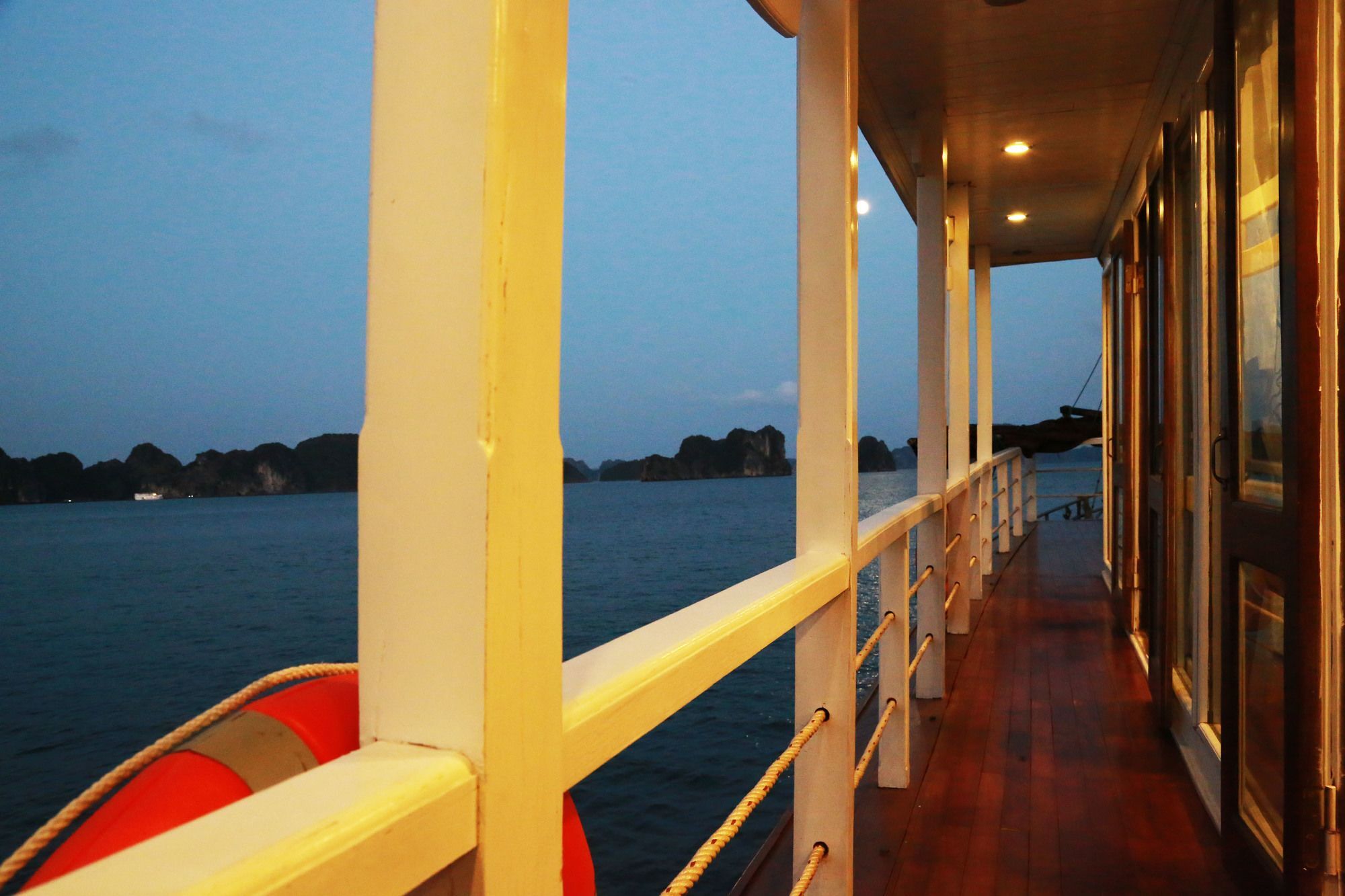 Отель Renea Cruises Halong Халонг Экстерьер фото